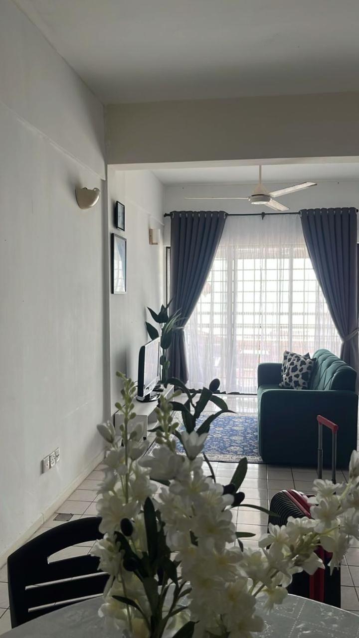 Pangsapuri Lestari Seaview *